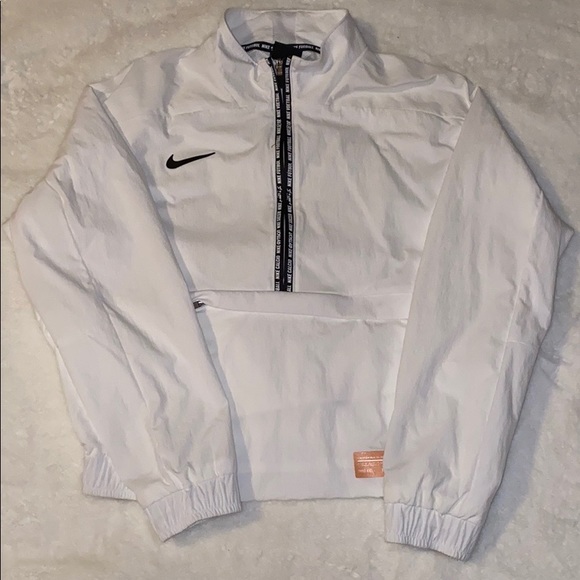 Nike Tops - NIKE windbreaker